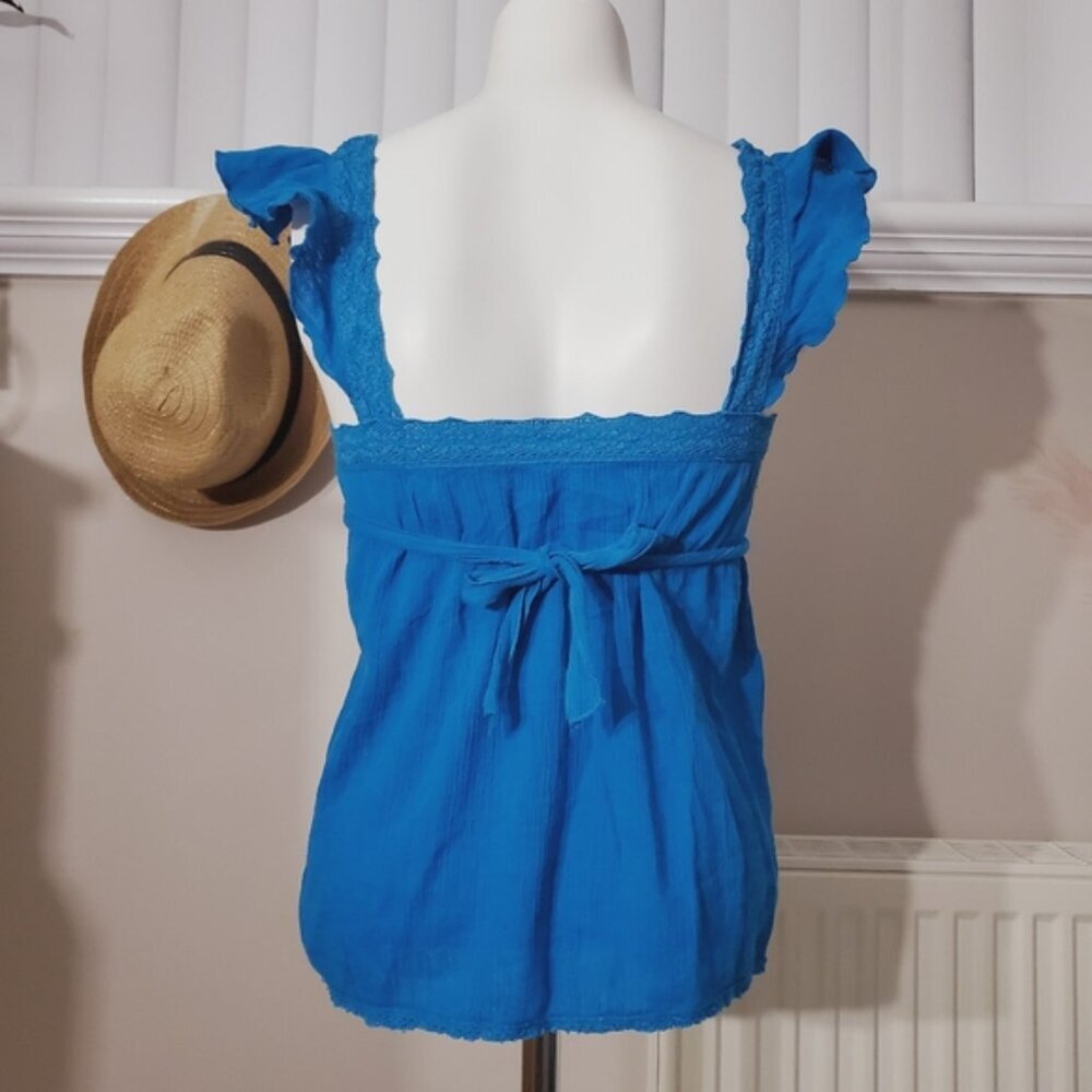 Aritzia Talula Very Rare Ditsy Flutter Embroidered Top